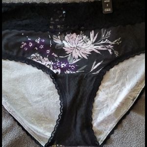 TORRID BLACK FLORAL PANTY